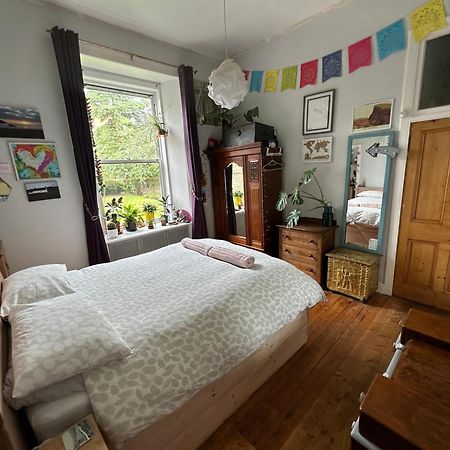 Quirky Apartment In Leith 에든버러 외부 사진